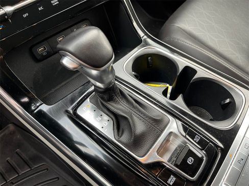 Used 2022 Kia Carnival SX image 23