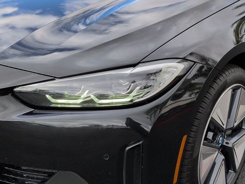 Used 2023 BMW i4 eDrive40 w/ Premium Package RWD image 5