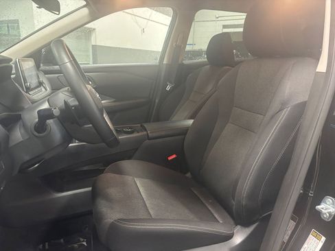 Used 2025 Nissan Rogue SV AWD/4WD image 39