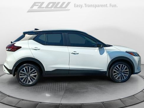 Used 2023 Nissan Kicks SV FWD image 8