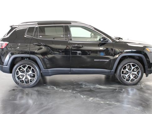 Used 2025 Jeep Compass Limited AWD/4WD image 24