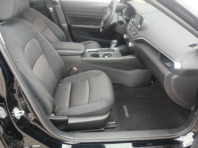 Used 2024 Nissan Altima 2.5 S FWD image 19