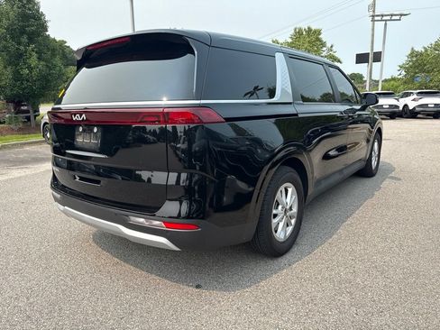 Used 2024 Kia Carnival LX FWD image 5