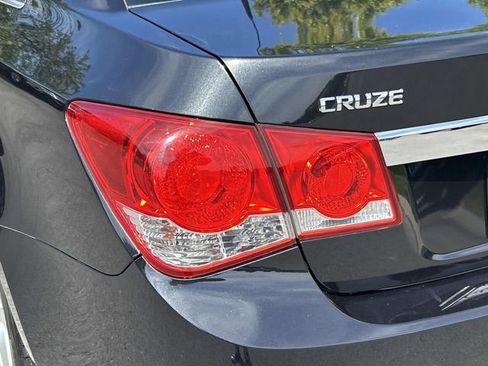 Used 2014 Chevrolet Cruze LTZ FWD image 11