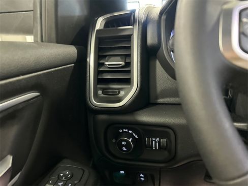 New 2026 RAM 1500 4x4 Crew Cab image 18