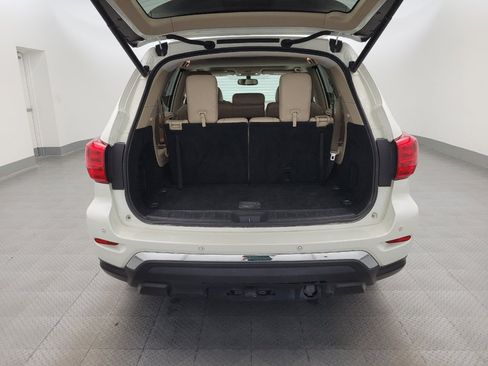 Used 2020 Nissan Pathfinder Platinum FWD image 29