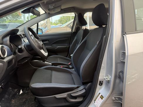 Used 2025 Nissan Versa SV FWD image 33