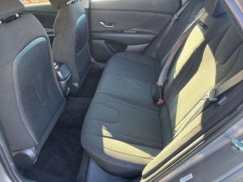 Used 2025 Hyundai Elantra SEL image 22