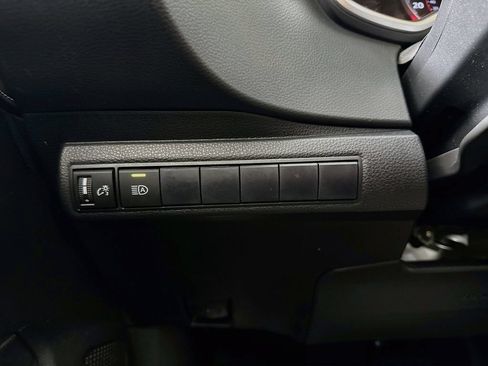 Used 2021 Toyota Corolla SE w/ Carpet Mat Package (TMS) FWD image 10