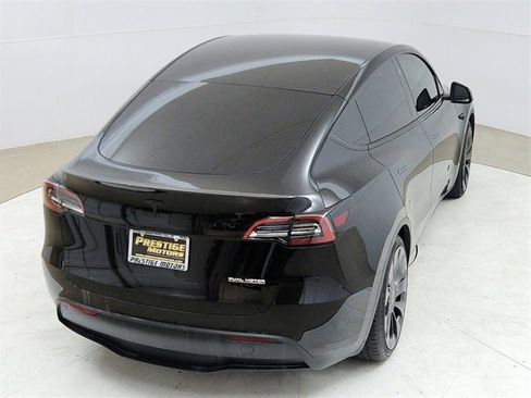 Used 2023 Tesla Model Y Performance image 18