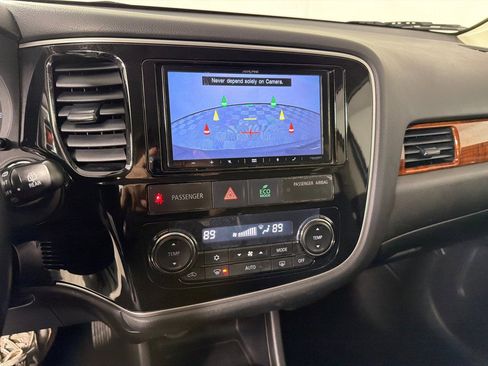 Used 2015 Mitsubishi Outlander GT image 15