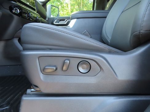 New 2025 Chevrolet Silverado 2500 LTZ w/ Z71 Chrome Sport Edition image 9