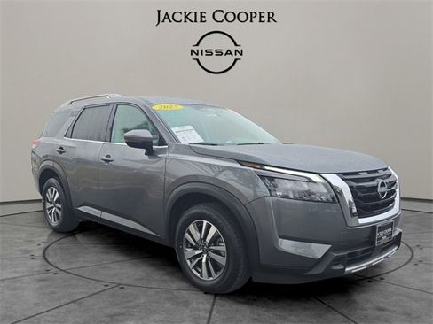 Certified 2025 Nissan Pathfinder SL image 7