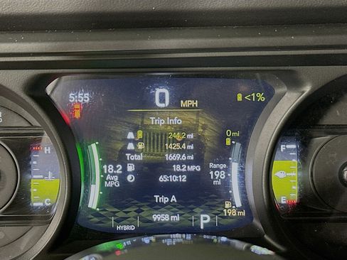 Used 2025 Jeep Wrangler Sahara w/ Safety Group image 18