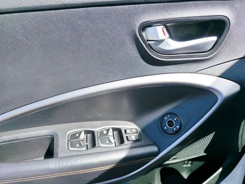 Used 2013 Hyundai Santa Fe Limited w/ Technology Pkg FWD image 24