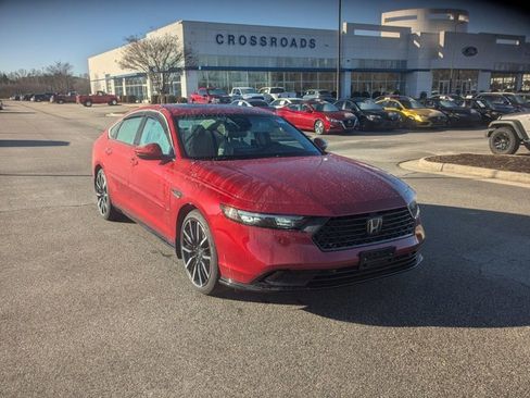 Used 2024 Honda Accord Touring image 1