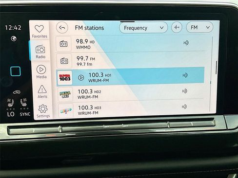 Used 2025 Volkswagen Atlas SE FWD image 15