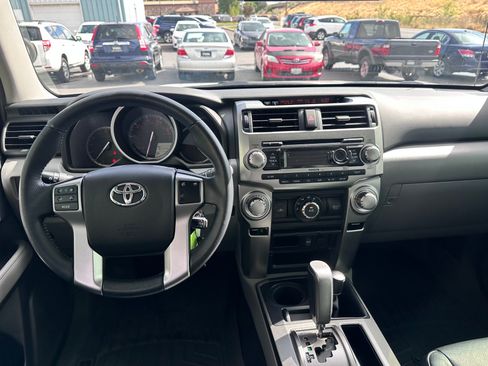 Used 2011 Toyota 4Runner SR5 w/ Premium Pkg w/Leather AWD/4WD image 7