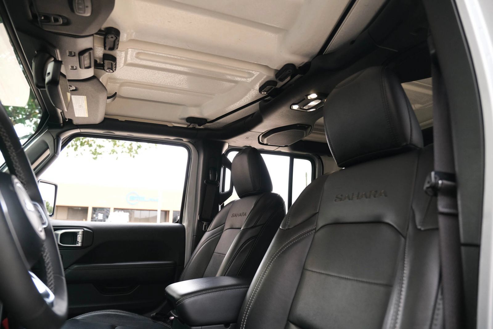 Used 2023 Jeep Wrangler Unlimited Sahara AWD/4WD image 21