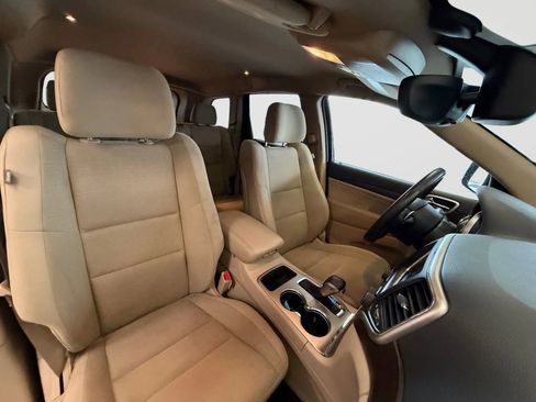 Used 2017 Jeep Grand Cherokee Laredo w/ Quick Order Package 23E AWD/4WD image 21
