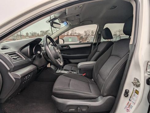 Used 2019 Subaru Outback 2.5i Premium image 11