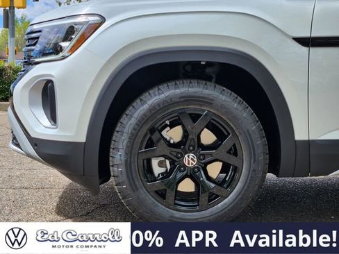 New 2026 Volkswagen Atlas Peak Edition image 8