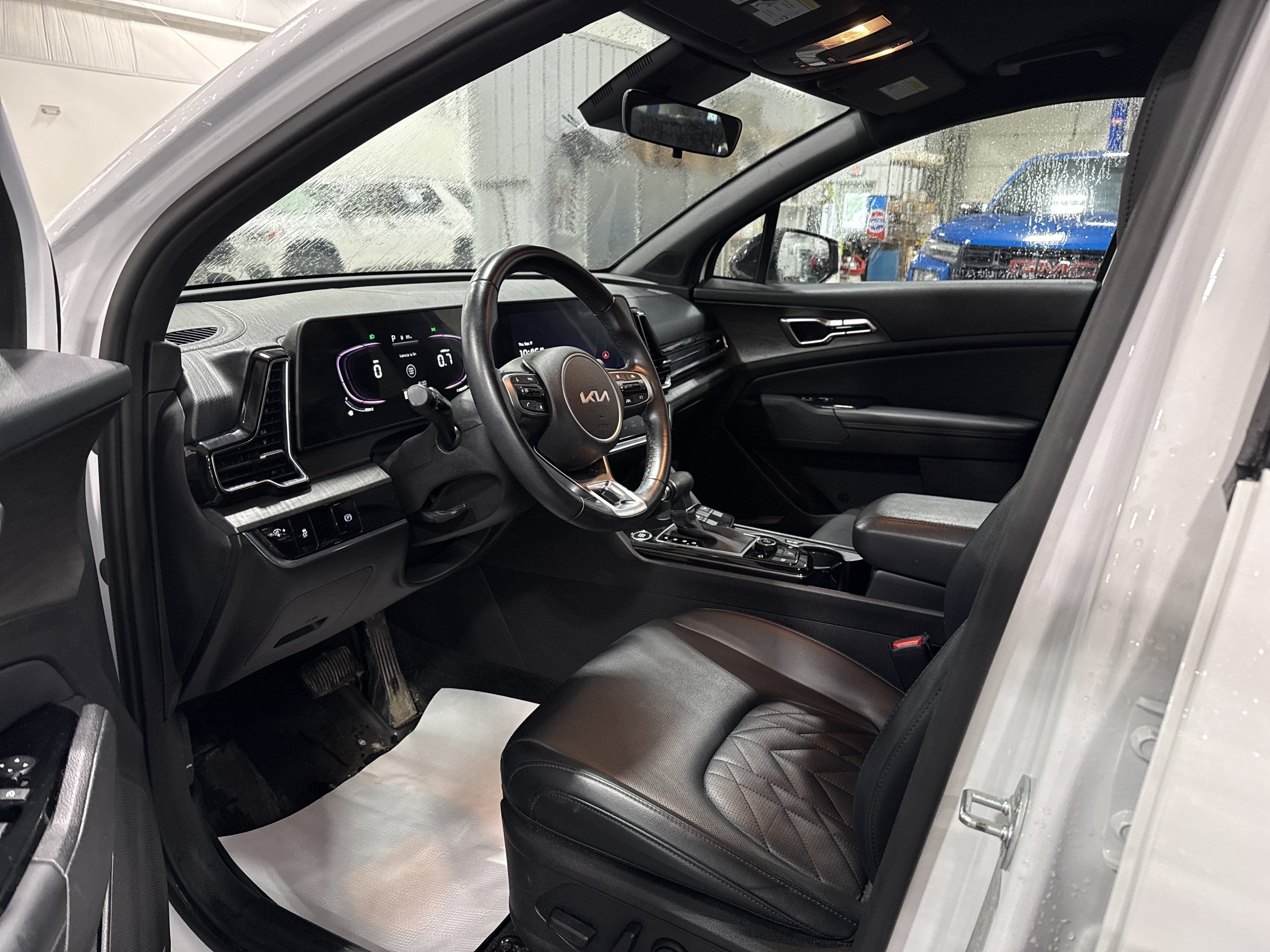 Used 2023 Kia Sportage X-Line AWD/4WD image 7