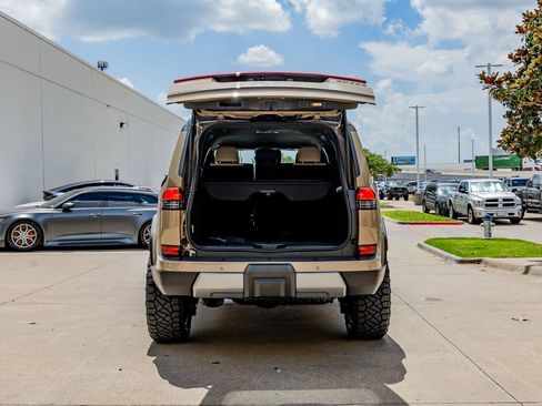 Used 2025 Lexus GX 550 AWD/4WD image 9