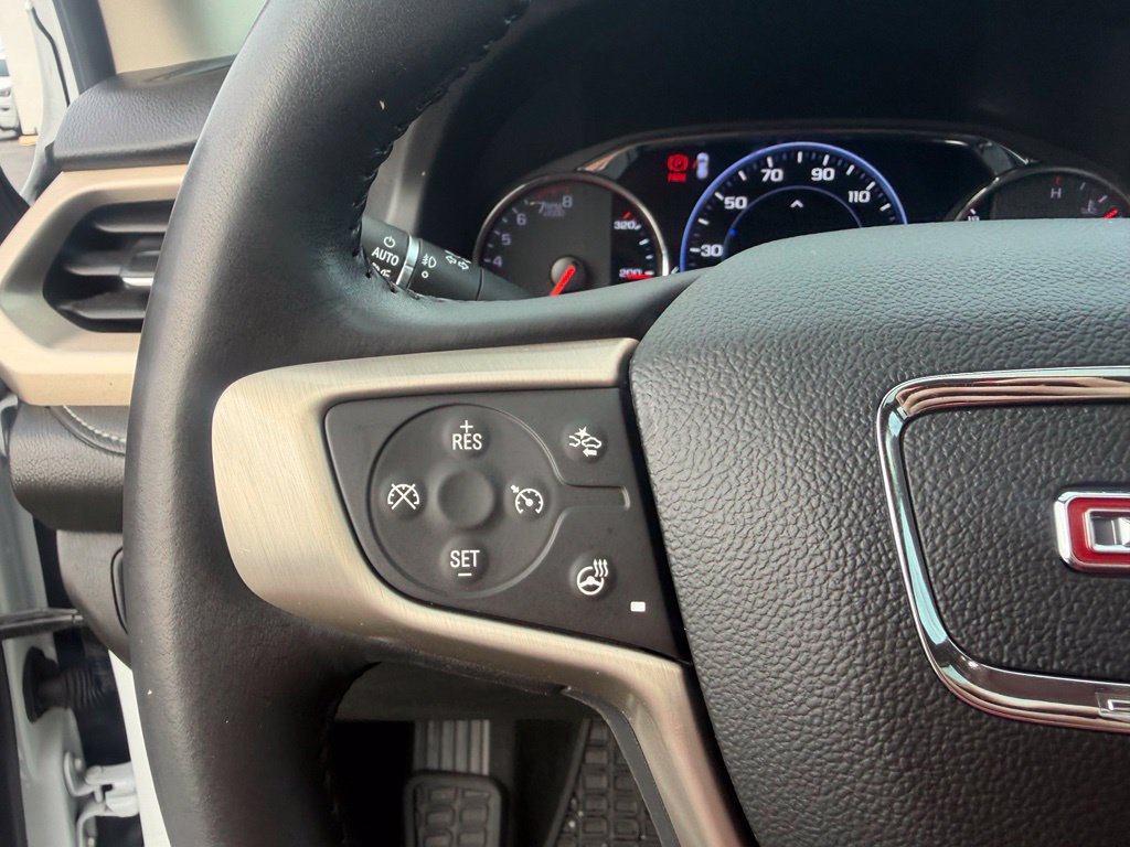 Used 2021 GMC Acadia Denali w/ Denali Technology Package FWD image 30