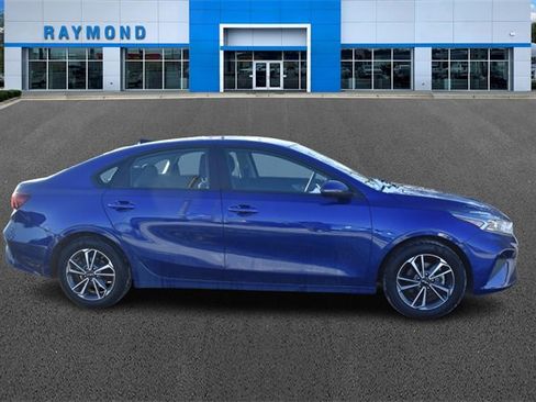 Used 2023 Kia Forte LXS w/ LXS Technology Package image 2