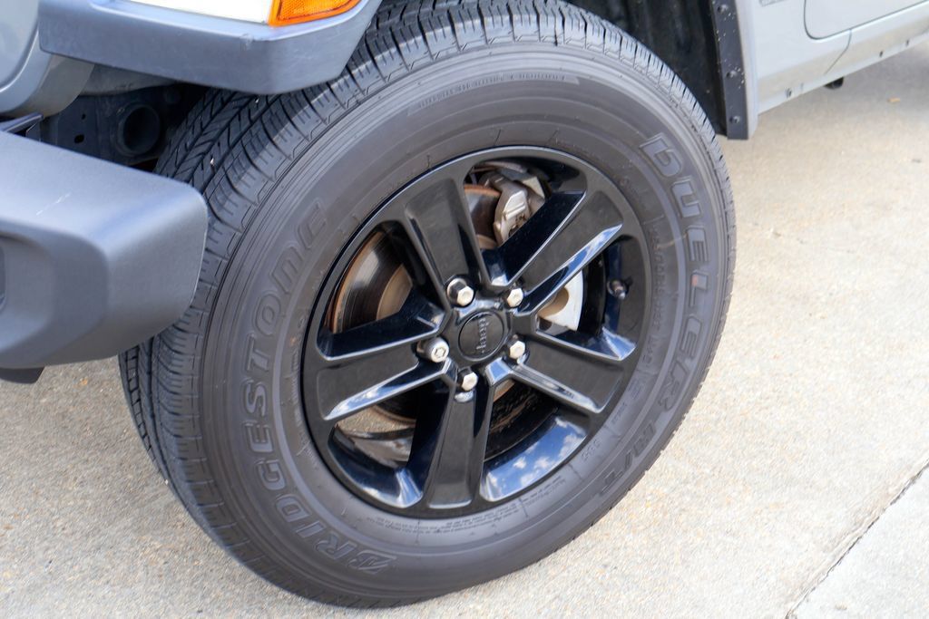 Used 2018 Jeep Wrangler Unlimited Sport AWD/4WD image 27