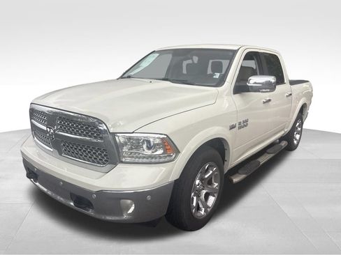 Used 2017 RAM 1500 Laramie w/ Convenience Group AWD/4WD image 14