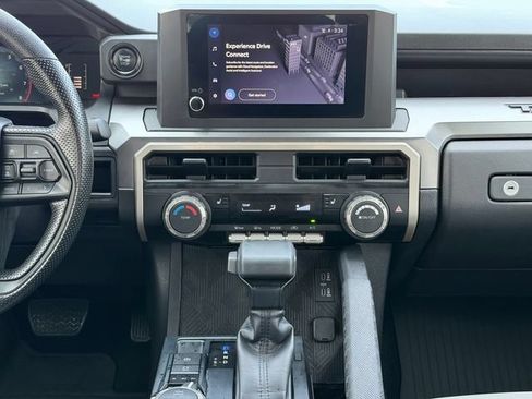 Used 2025 Toyota Tacoma SR5 AWD/4WD image 21