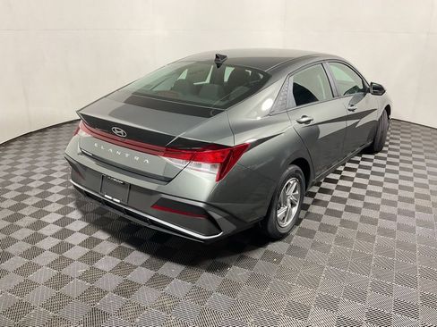 New 2026 Hyundai Elantra SE image 17