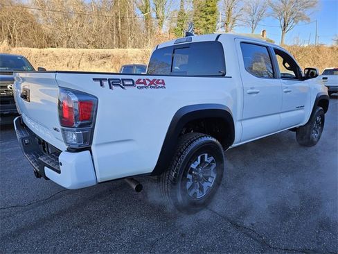 Used 2023 Toyota Tacoma TRD Off-Road image 6