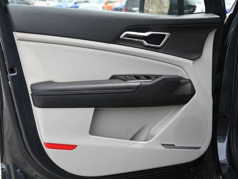 Used 2023 Kia Sportage EX image 22