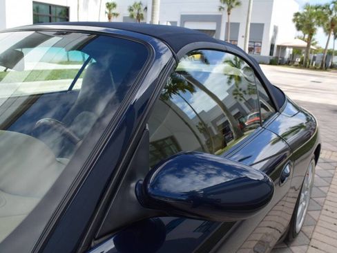 Used 2000 Porsche 911 Carrera 4 image 36