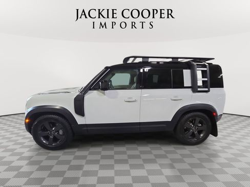 Used 2020 Land Rover Defender 110 HSE AWD/4WD image 8