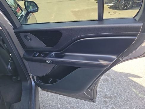 Used 2024 Lincoln Aviator Reserve image 32