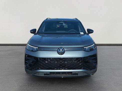 New 2026 Volkswagen Tiguan SE R-Line image 8