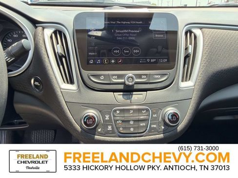 Used 2024 Chevrolet Malibu LT FWD image 30