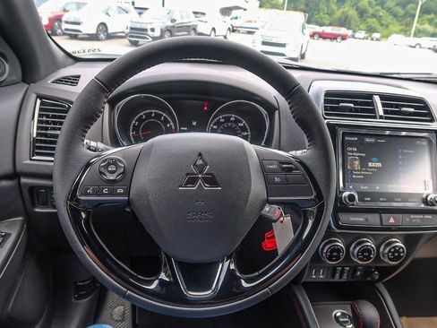 Used 2025 Mitsubishi Outlander Sport AWD image 24
