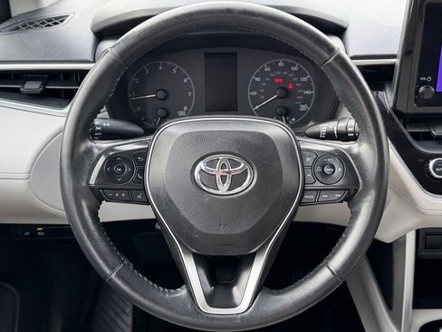 Used 2023 Toyota Corolla Cross LE w/ Moonroof Package FWD image 15