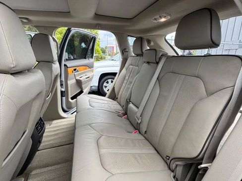 Used 2015 Lincoln MKX FWD w/ Equipment Group 102A image 17