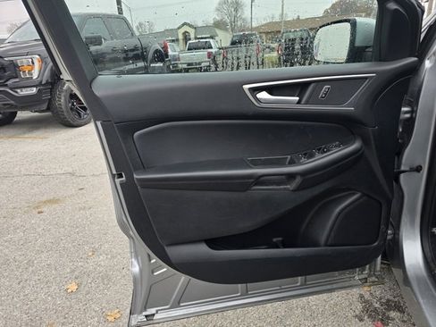 Used 2023 Ford Edge SEL image 9