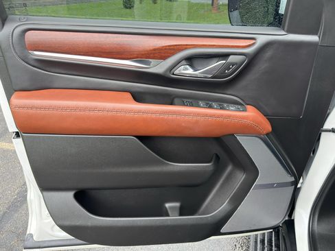 Used 2023 GMC Yukon Denali Ultimate w/ LPO, Floor Liner Package AWD/4WD image 13