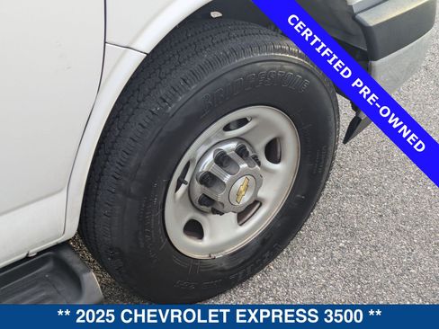 Used 2025 Chevrolet Express 3500 LT w/ LT Preferred Equipment Group RWD image 13