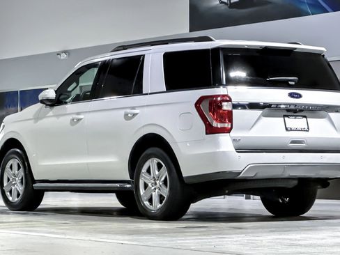 Used 2019 Ford Expedition XLT w/ Equipment Group 202A image 3