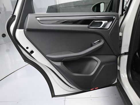 Certified 2023 Porsche Macan Turbo AWD/4WD image 22