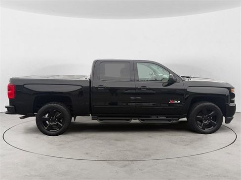 Used 2017 Chevrolet Silverado 1500 LTZ Z71 w/ Realtree Edition image 6